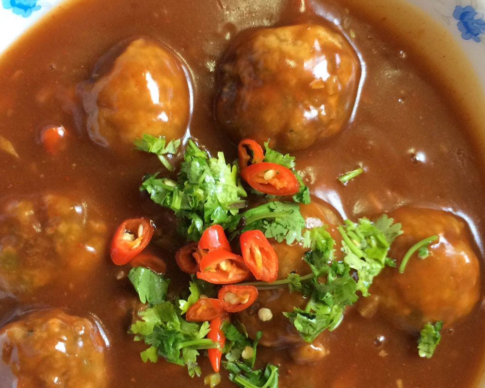 veg-dumplinga-in-choice-of-sauce